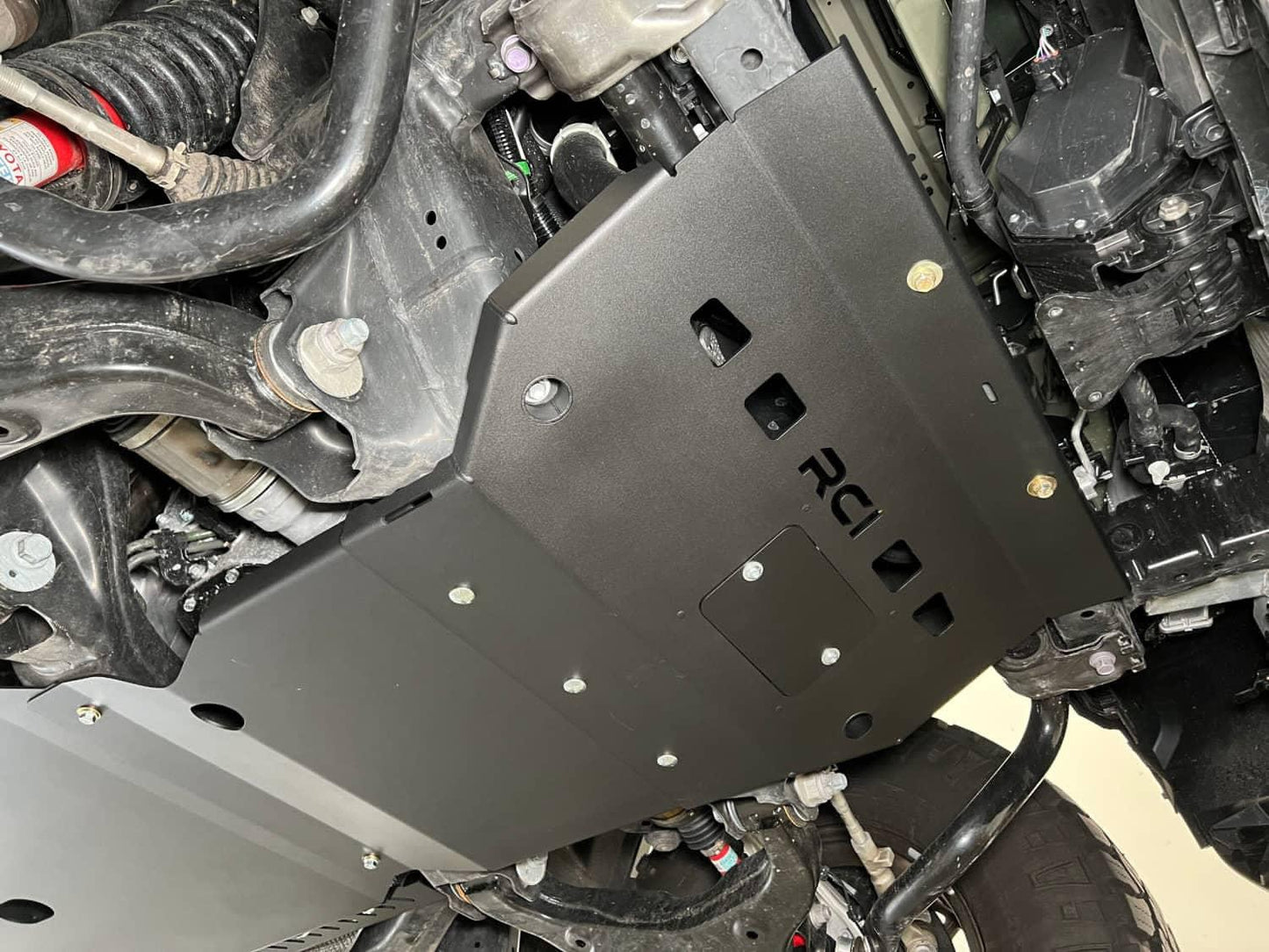 RCI-TUN-22-ENGINE-STBK_02.jpg