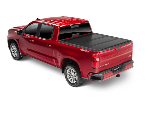 UND-UX12018_01.jpg